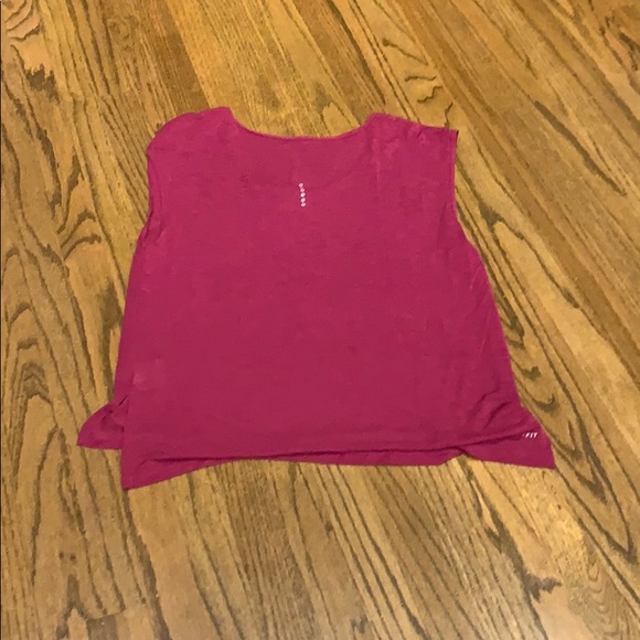 Bundle of Four Nike dri-fit Nike breathe tanks - Picture 14 of 16